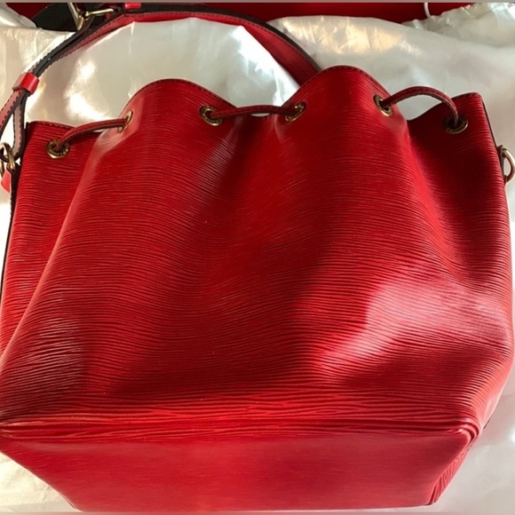 EUC Louis Vuitton Noe Red Bucket Shoulder Bag - Picture 12 of 12